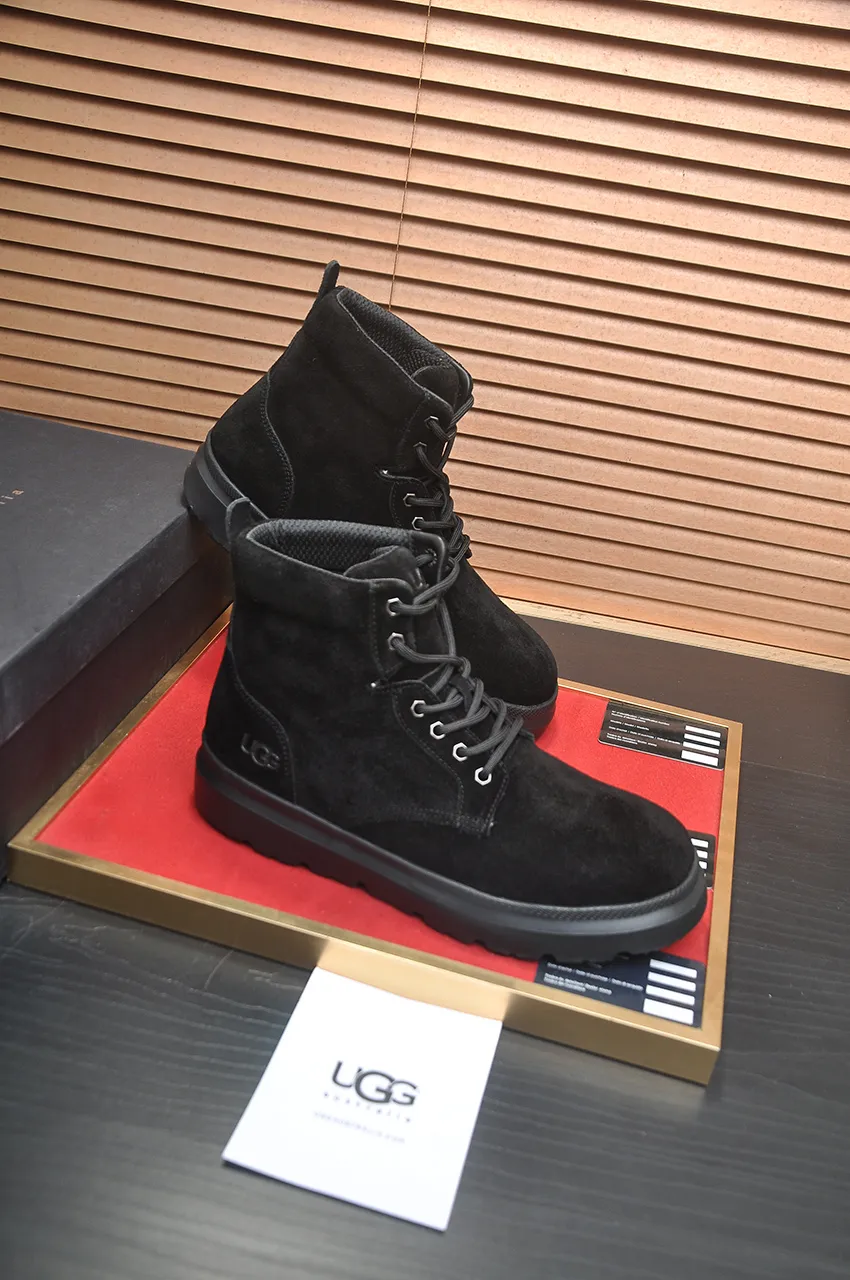 Men's shoes 💰580💶【UGG】(full genuine wool lining) Please pay attention to the original quality and compare the thickness of the wool 🏮🏮Hot style Martin boots from Australia's warm luxury brand men's shoes, official website synchronization, Beckham men's style..., made of imported top-layer waxed cowhide, waxed toe, Australian real wool velvet lining Carefully sewn...Imported rubber Martin boots outsole (comfortable, soft and wear-resistant). I really like the quality...Exquisite workmanship, you can't put it down once you see it. Code number 39-44